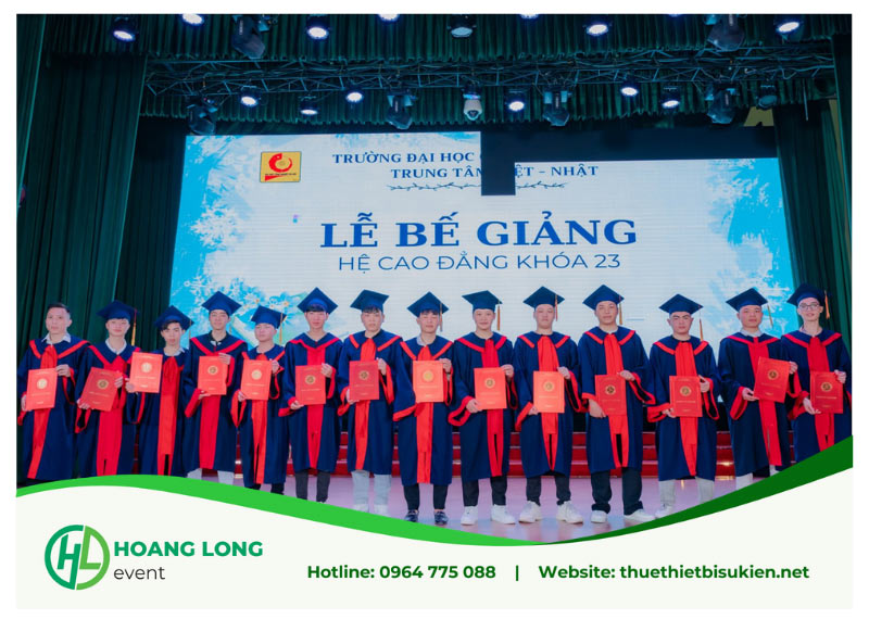 thiết bị tổ chức lễ bế giảng 